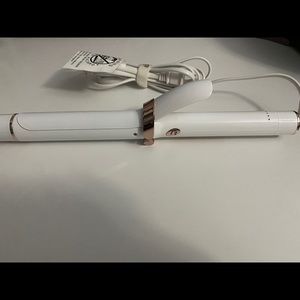 T3 Curling Iron 1.25”